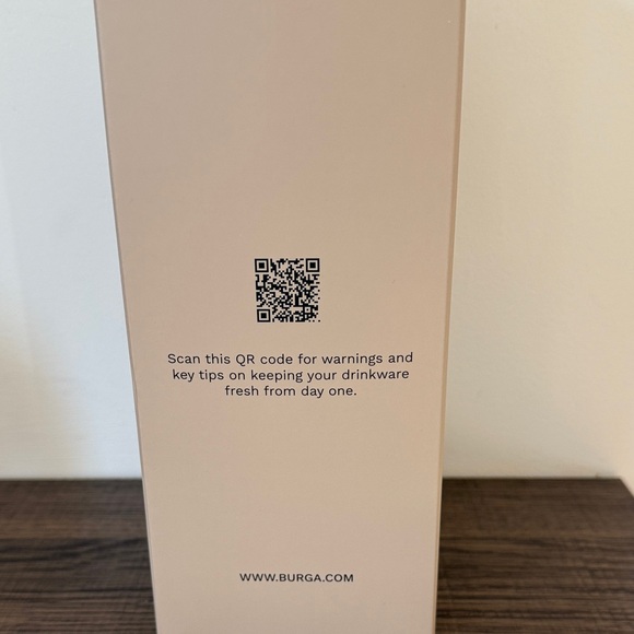 Burga Travel 24 oz Mug with Artistic Design - Picture 4 of 7